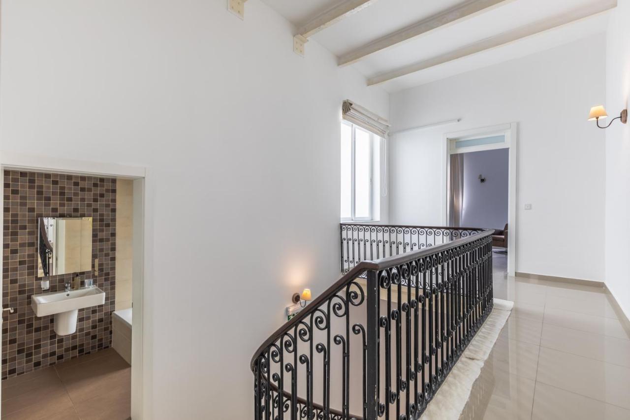 Charming Four Bedroom Townhouse One Minute Away From The Seafront Σλιέμα Εξωτερικό φωτογραφία