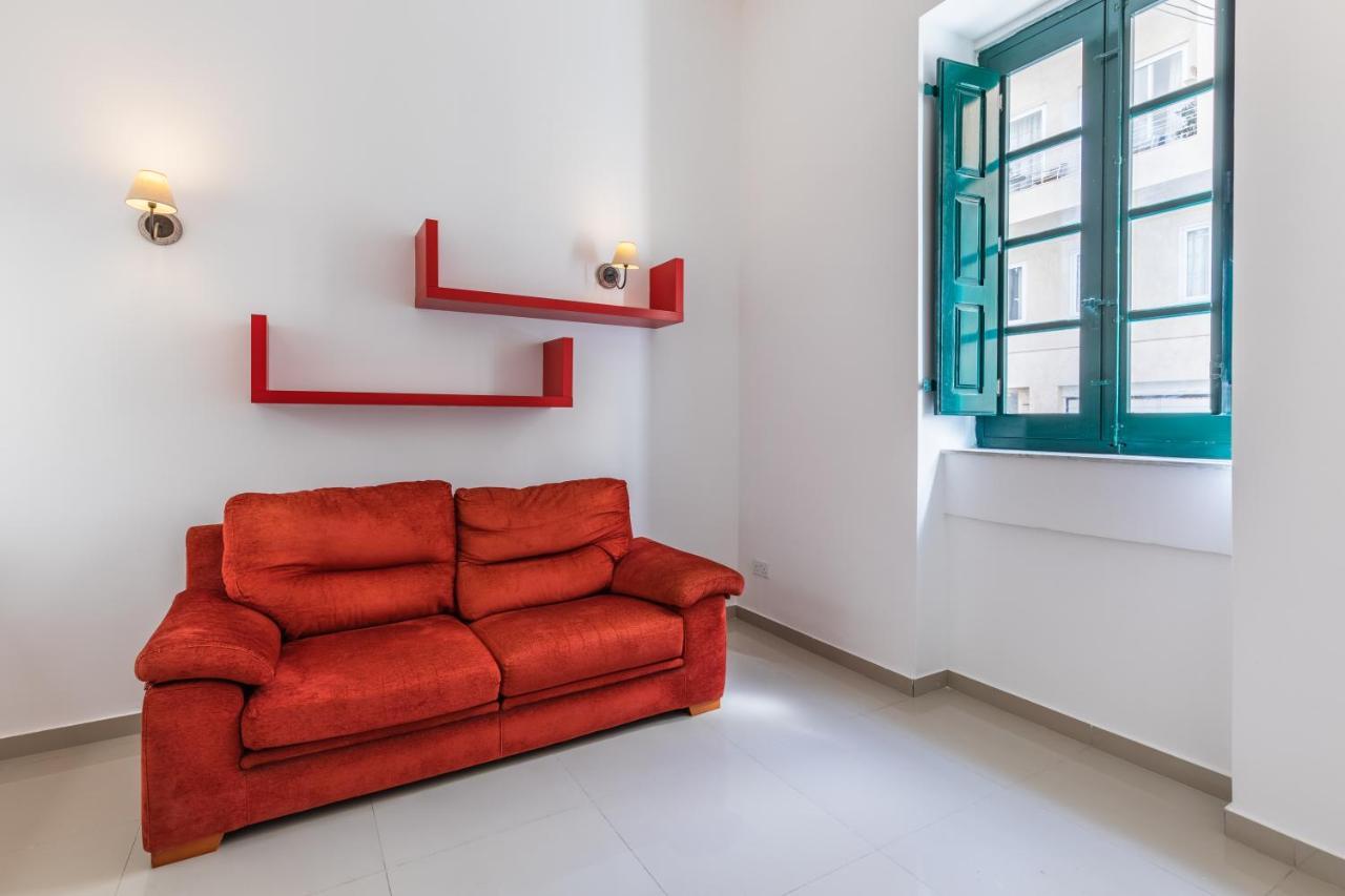 Charming Four Bedroom Townhouse One Minute Away From The Seafront Σλιέμα Εξωτερικό φωτογραφία